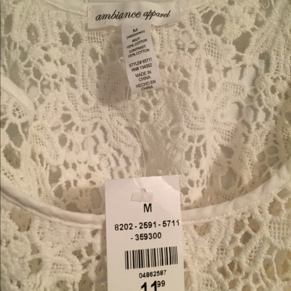 White lace shirt - Picture 2 of 3